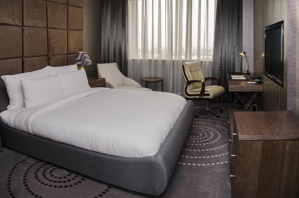 Fleuve Congo Hotel By Blazon Hotels Kinshasa Exterior foto